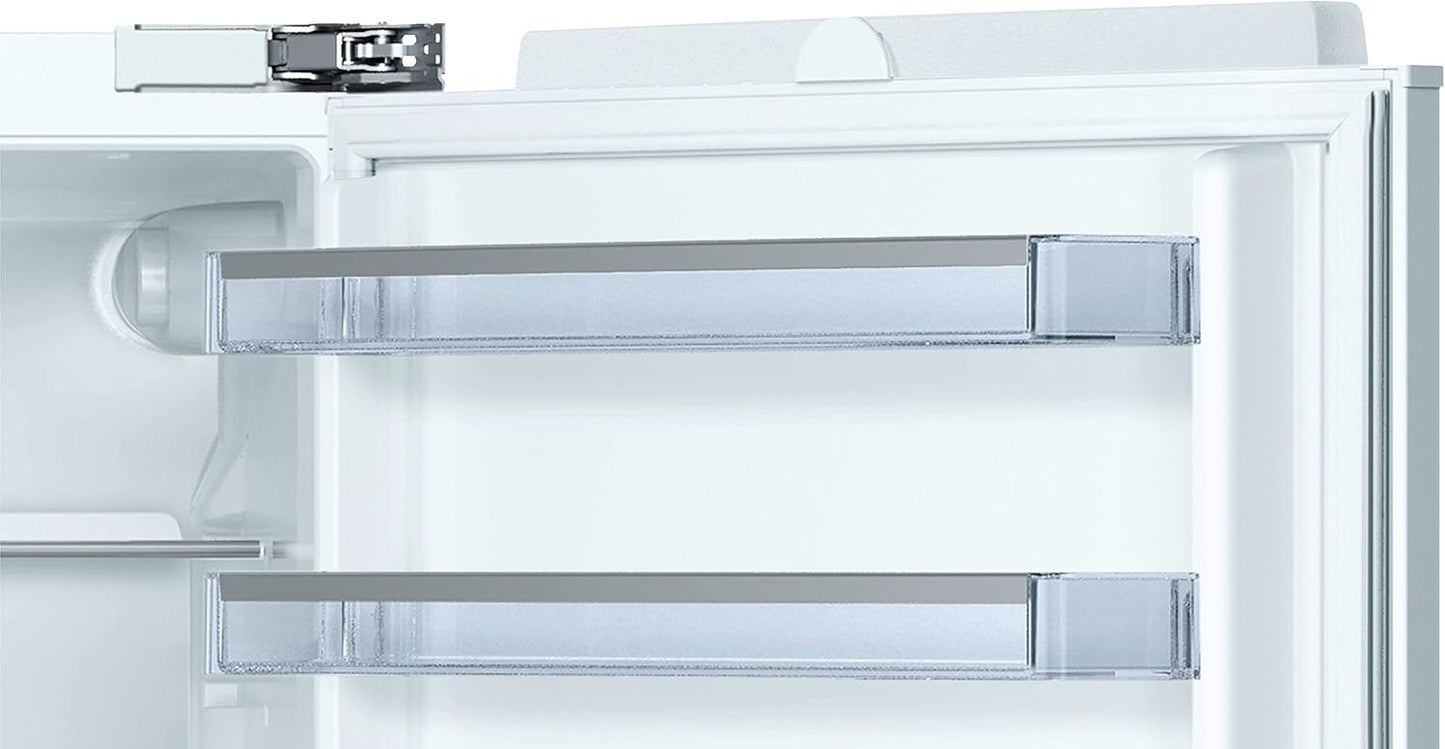 Bosch KUL15AFF0 Serie 6 Unterbau-Kühlschrank, 82 x 60 cm Nische, 123 L, Flachscharnier, Made in Germany, LED-Beleuchtung gleichmäßige Ausleuchtung, MultiBox Lagerung von Obst und Gemüse