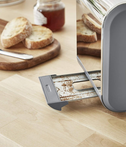 Swan Nordic Frühstücksset, Wasserkocher, 1,7 l, 2200 W, Breitschlitz-Toaster, 2 Scheiben, digitale Mikrowelle 20 l, modernes Design, Holzoptik, grau