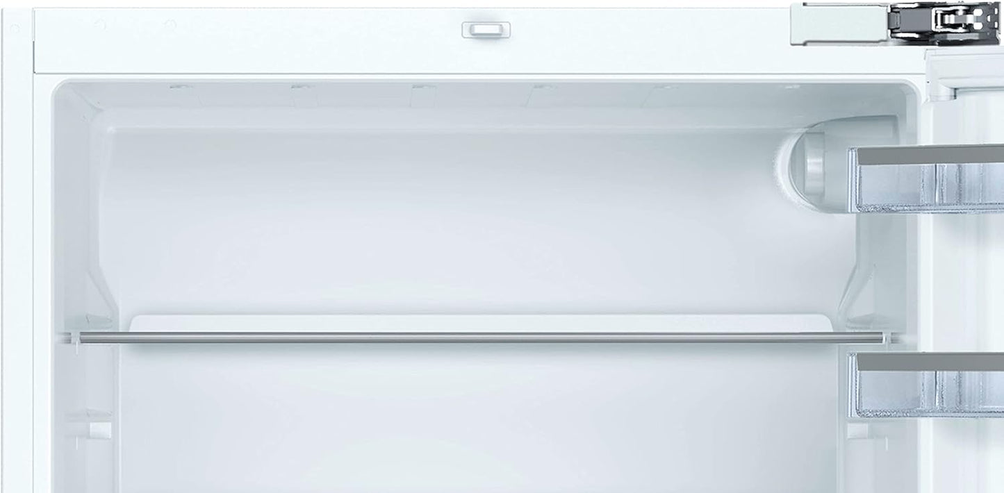 Bosch KUL15AFF0 Serie 6 Unterbau-Kühlschrank, 82 x 60 cm Nische, 123 L, Flachscharnier, Made in Germany, LED-Beleuchtung gleichmäßige Ausleuchtung, MultiBox Lagerung von Obst und Gemüse