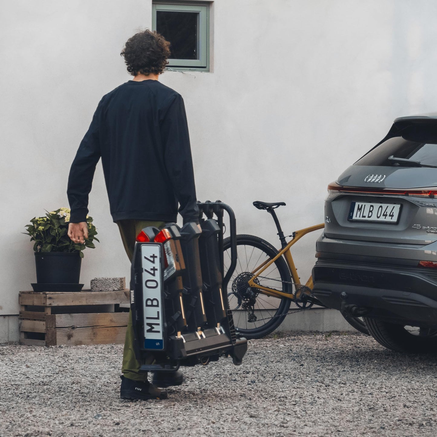 Thule EasyFold XT Fahrradträger, Fahrradträger Anhängerkupplung Black/Aluminum, 2 Bikes