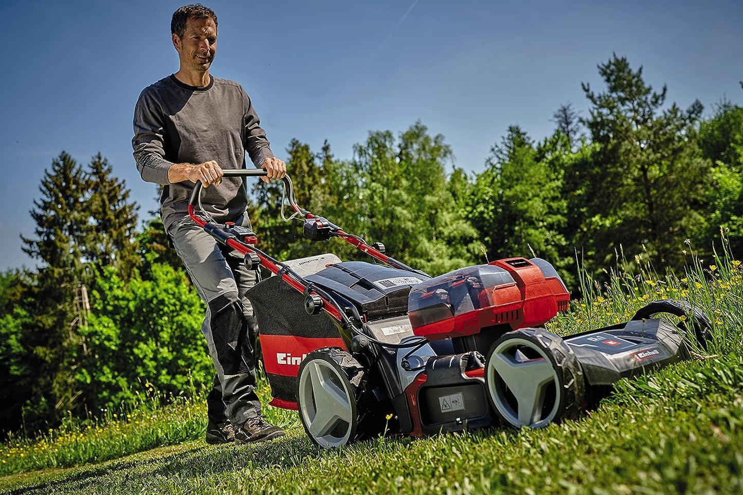 Einhell Professional Tondeuse à gazon sans fil GP-CM 36/47 S HW Li Power X-Change (36V, 47 cm largeur de coupe, autotractée, moteur sans charbon) Livré avec 4 Batteries 4,0Ah et 2 Chargeurs Doubles